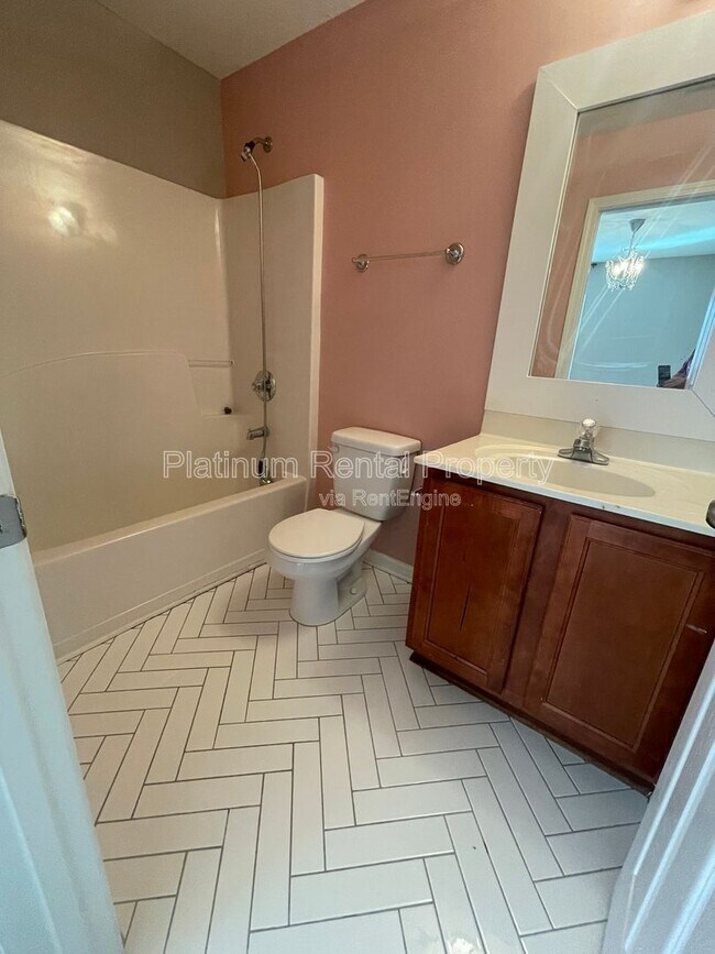 Building Photo - 5545 Weddington Dr