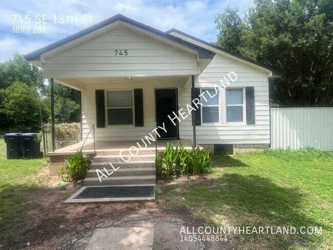 Primary Photo - 745 SE 13th St