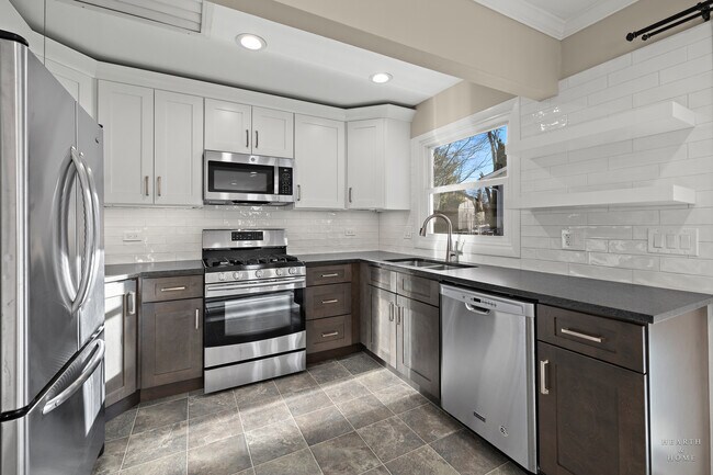 Building Photo - 659 Alida Dr