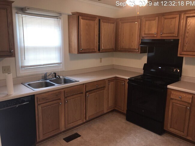 Building Photo - 7035 Darnell St