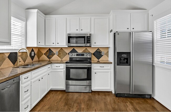 Building Photo - 1959 Knoll St