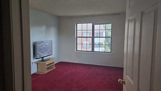 Building Photo - 48 Mendrey Ct