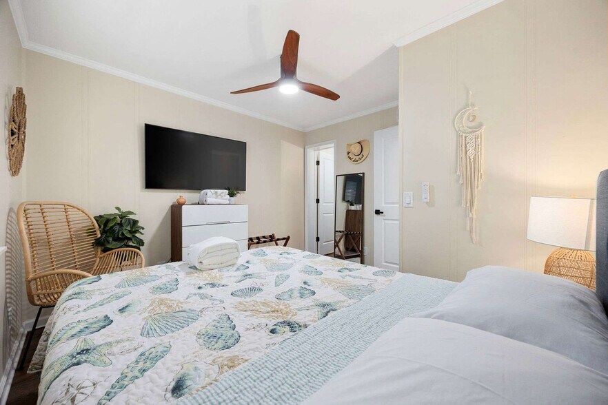 Building Photo - 824 N Waccamaw Dr