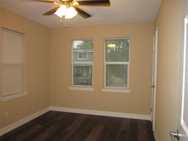 Building Photo - 3223 Winbern St
