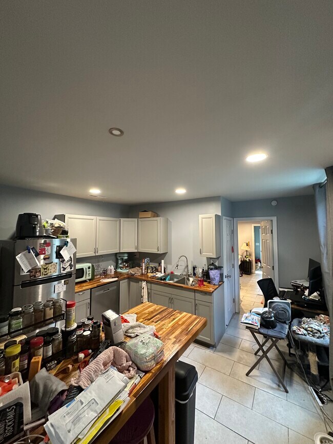 Building Photo - 1932 Eastern Ave