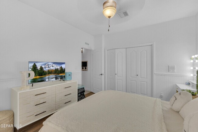Building Photo - 2085 Paseo Del Prado Dr