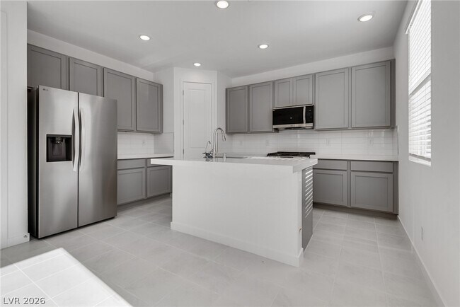 Building Photo - 10728 Rhinehill Ave