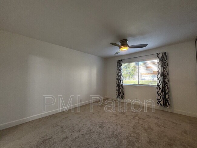 Building Photo - 7422 Seastar Dr