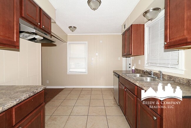 Building Photo - 2010 Tammwood Dr