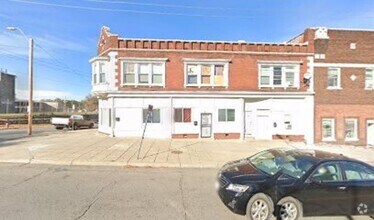 Building Photo - 5200 St John Ave