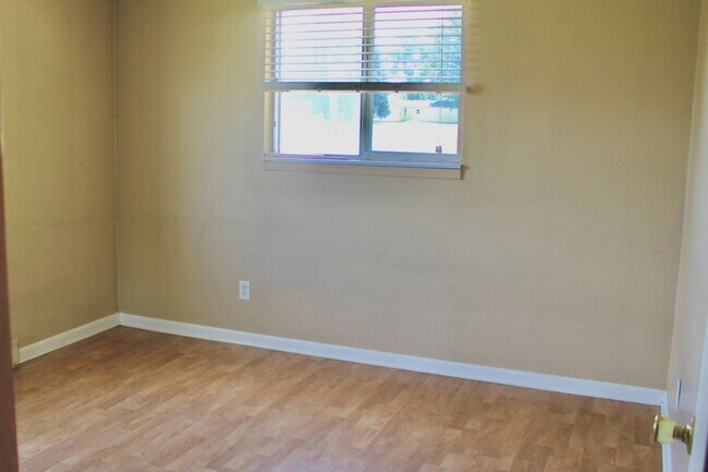 Building Photo - 1680 Tabortown St