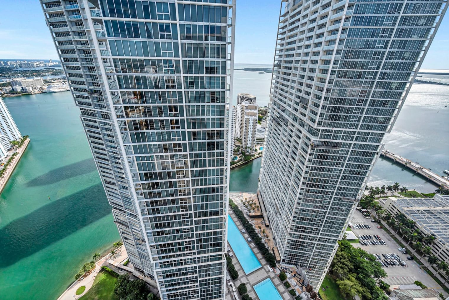 Building Photo - 485 Brickell Ave