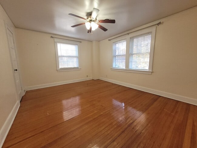 Building Photo - Monterey1408