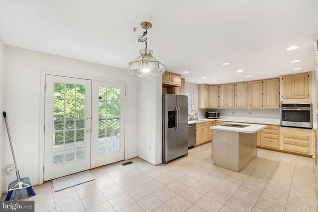 Building Photo - 15831 Glacier Ct
