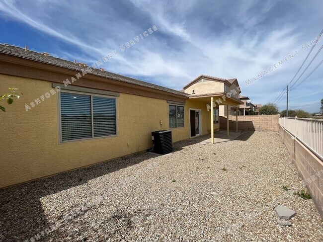Building Photo - BEAUTIFUL 3 BEDROOM 2 BATHROOM HOUSE FOR R...