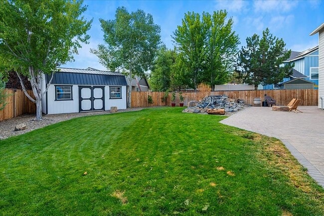 Building Photo - 1622 NW Rimrock Dr