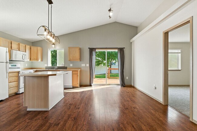 Building Photo - Charming 3 Bedroom Spokane Valley Home – Available Now!