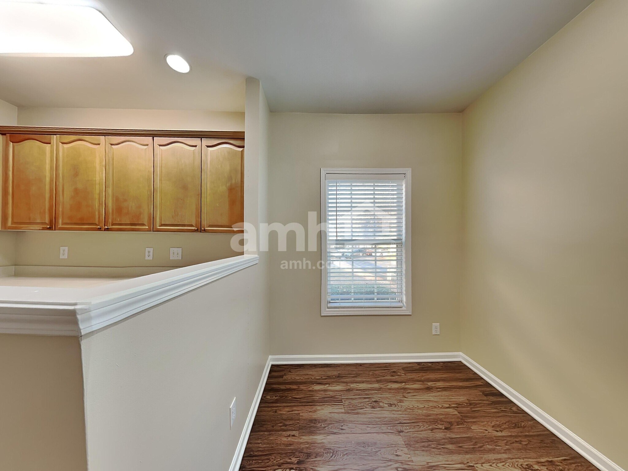 Building Photo - 2341 Suwanee Pointe Dr