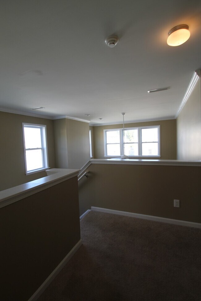 Building Photo - 1112 Jasmine Dr