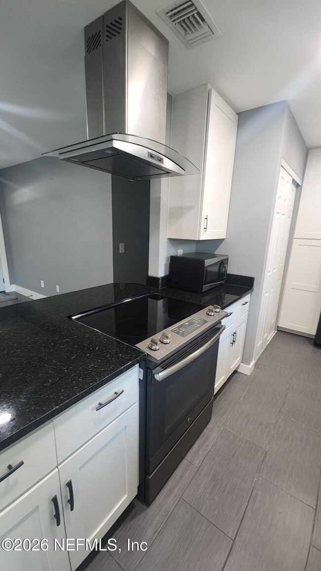 Building Photo - 55 Deltona Blvd