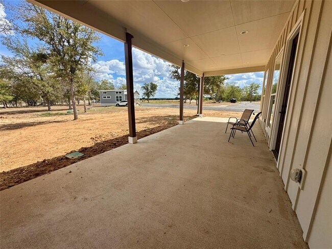 Building Photo - 1353 Red Town Rd