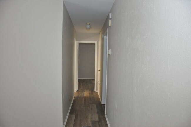 Building Photo - 10810 Topperwein Dr