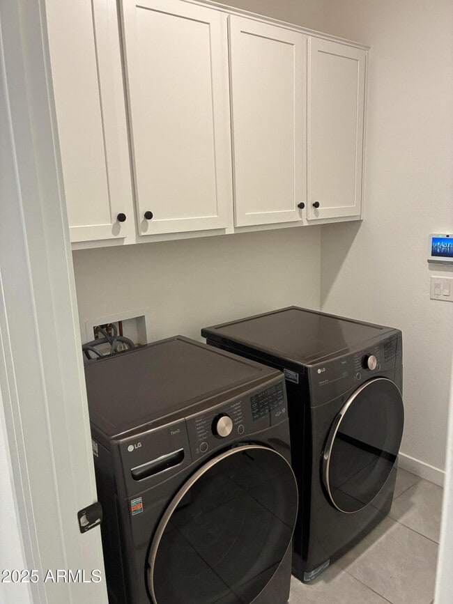 Building Photo - 16878 W Diana Ave