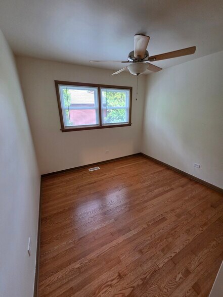 Building Photo - 9290 N Courtland Dr