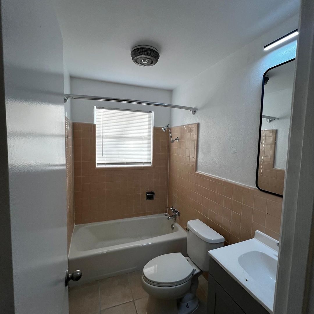 Building Photo - 3200 Zephyr Rd