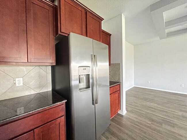 Building Photo - 808 Hickok Dr