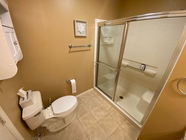 Building Photo - Great Location Turnkey Villa In The Village of Belvedere ANNUAL Lease