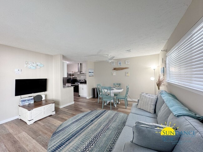 Building Photo - Charming Fully Furnished 1-Bedroom Condo in Miramar Beach!