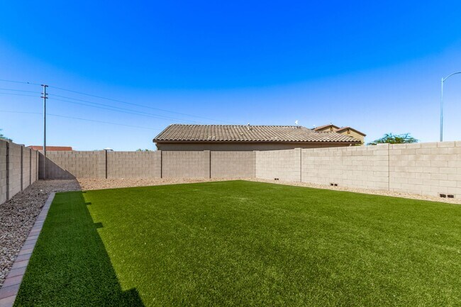 Building Photo - Stunning 2-Story with Modern Living in Flo...