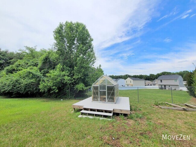 Building Photo - 509 Rosecrest Dr