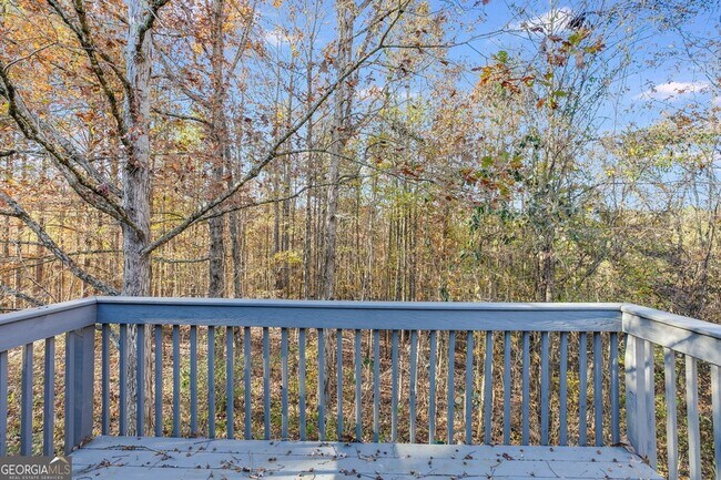 Building Photo - 18 Twin Oaks Ln