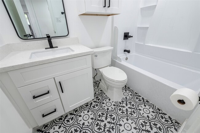 Building Photo - 1500 Bay Area Blvd