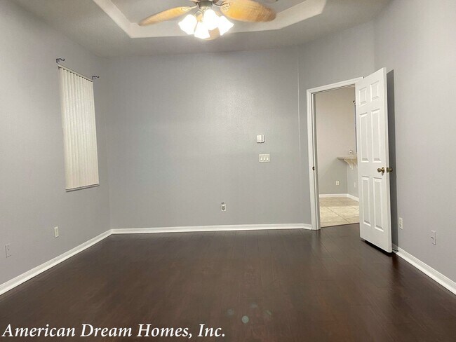 Building Photo - A Gorgeous Home with Beautiful Water View in Andover Point!