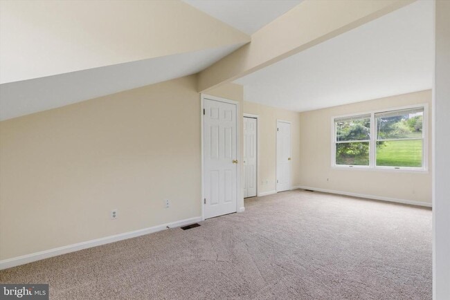 Building Photo - 9530 Hallhurst Rd