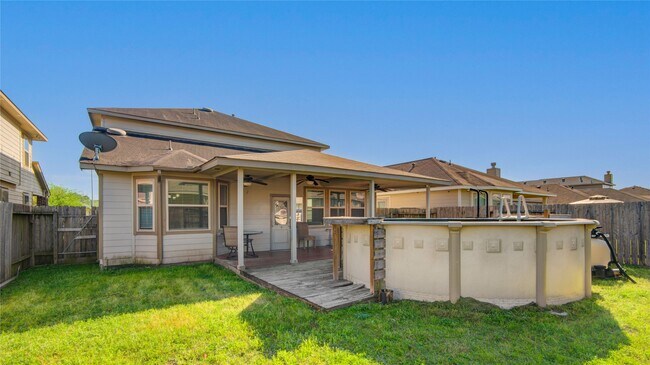 Building Photo - 2527 Cold River Dr