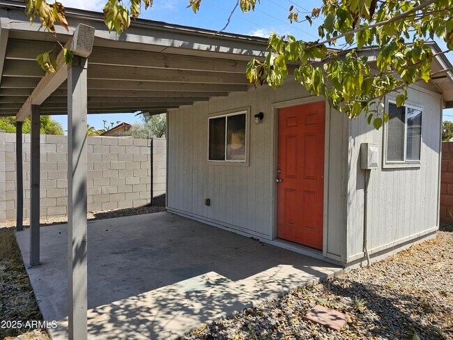 Building Photo - 4521 S Forest Ave