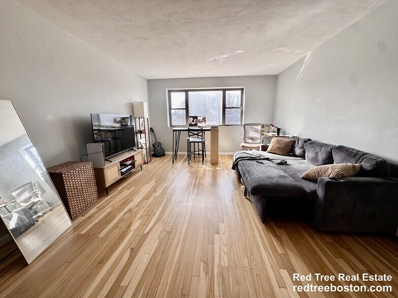 Building Photo - 97 Spring St