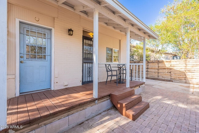 Building Photo - 711 E McKinley St