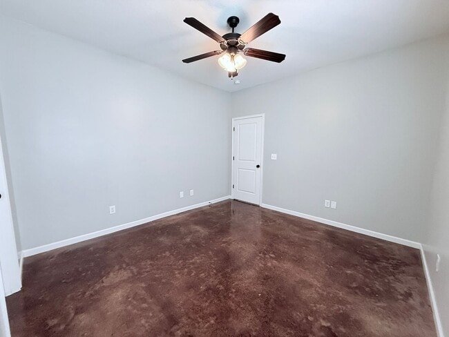 Building Photo - 101 Private Rd 4017