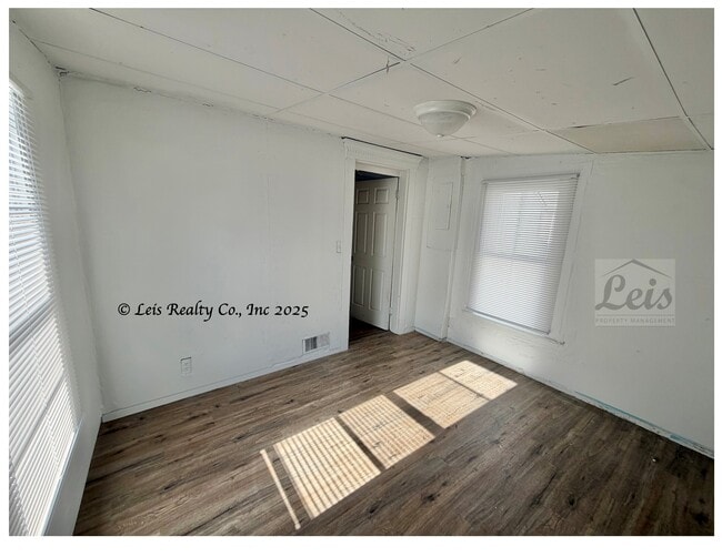 Building Photo - 705 S Wayne St