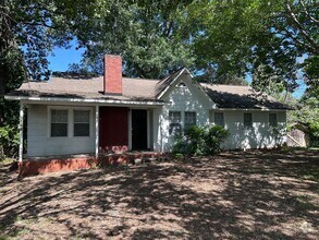 Building Photo - Charming Ranch Style Home in Midland, NC!