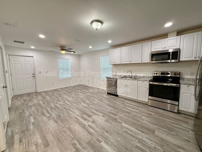 Building Photo - 2220 Flesher Ave