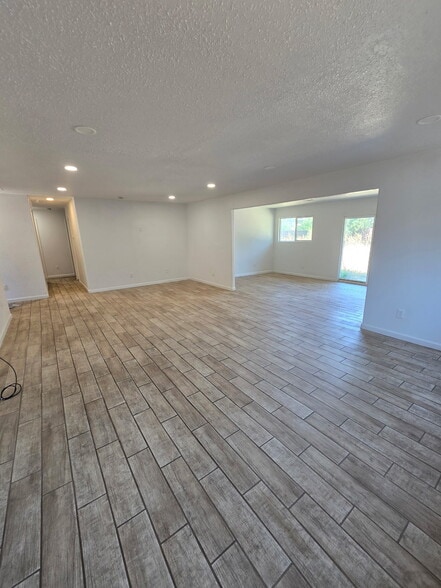 Building Photo - 2150 S Eunice Ave