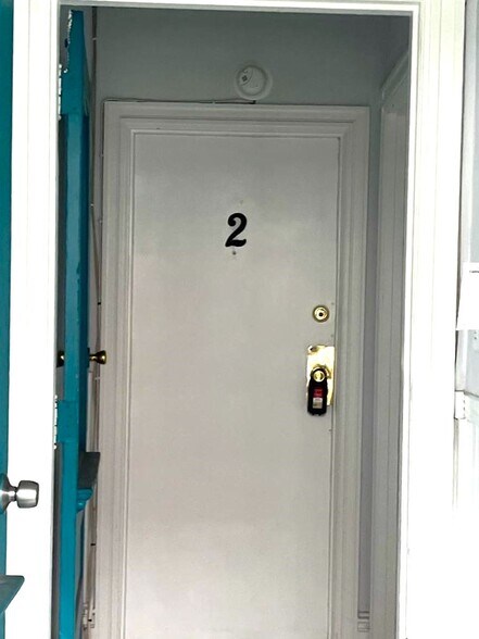 Building Photo - 322 N Franklin St