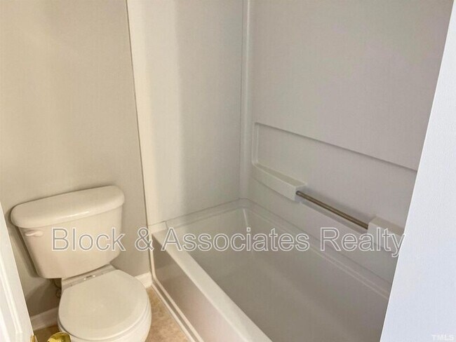 Building Photo - 2651 Vega Ct