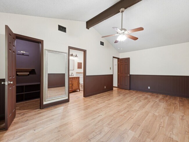 Building Photo - 1114 Churing Dr
